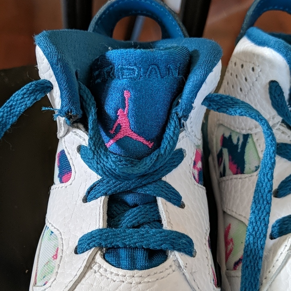 Air Jordan Girls Infant White And Blue Nike Air Jordan Sneakers. Sz5 - Picture 5 of 6